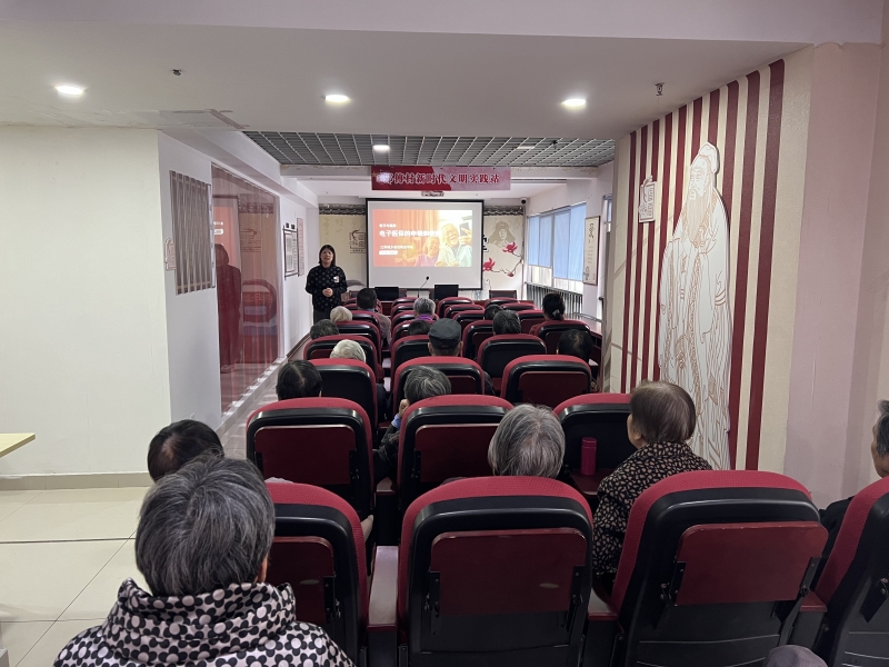 通讯稿照片.jpg 通讯稿照片.jpg